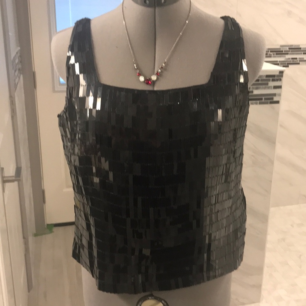 Shiny black top